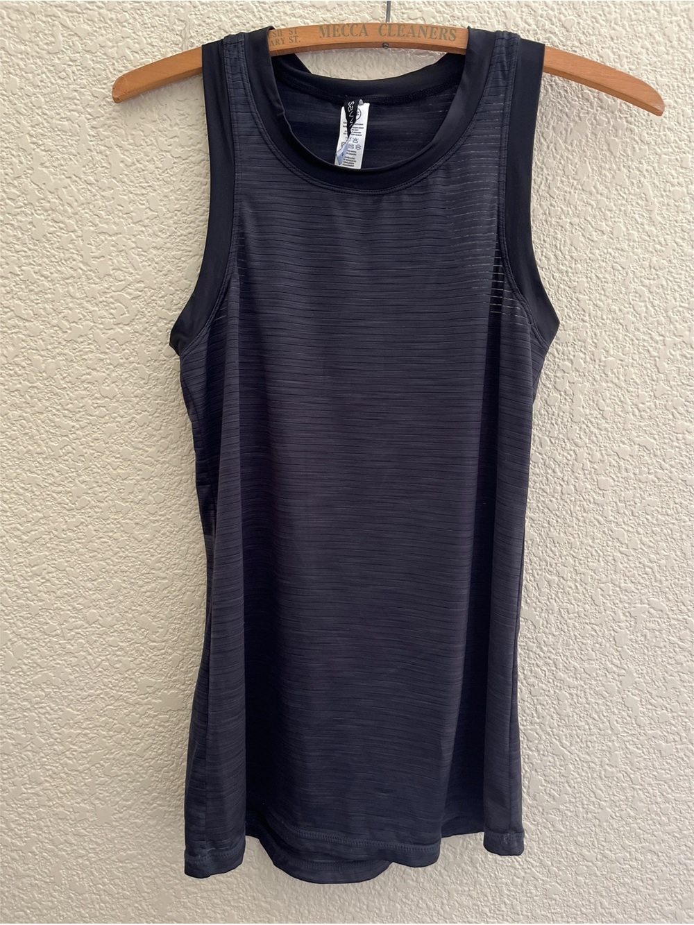 Savvi Charcoal Racerback Athletic Tank Top Women’s Size Medium